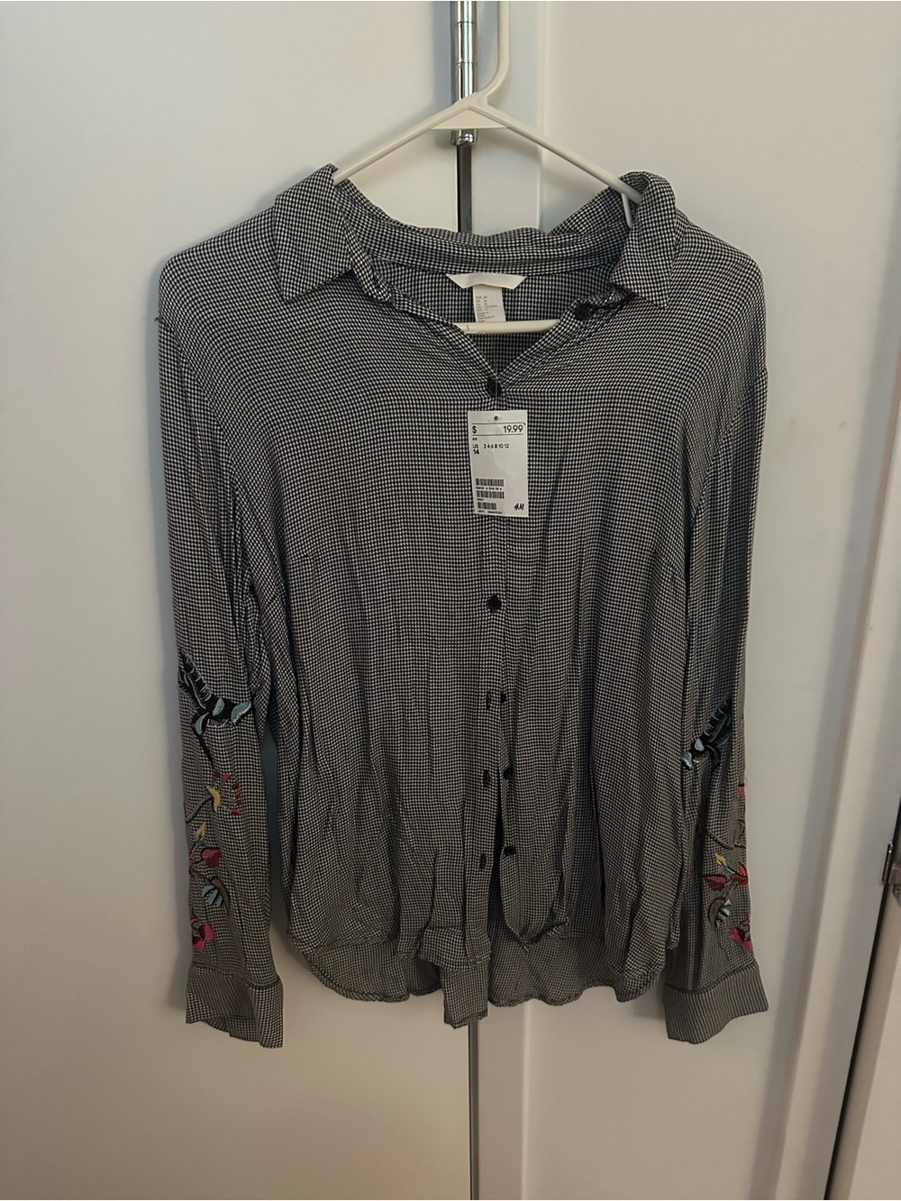 🆕 H&M Black & White Mini Gingham Button Shirt